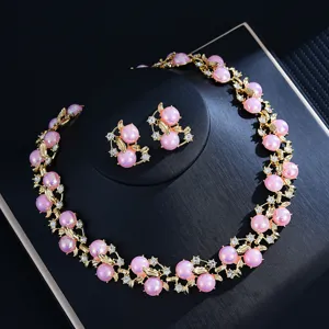 Ensemble collier boucles d'oreilles perle rose, bijoux cristal feuille d'or femme.