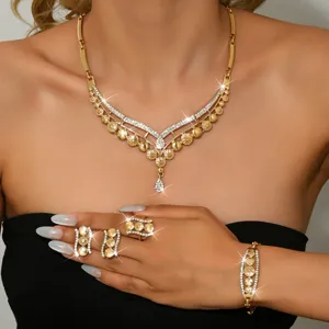 Lusso Oro Strass Collana Dichiarazione Anello Bracciale Gioielli Set per Donna Festa Prom
