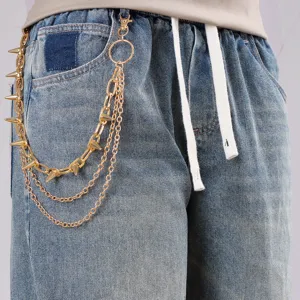 Jeans de mezclilla estilo punk con cadena de cintura de metal con tachuelas multicapa.