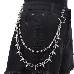 Cadena de cintura de metal multicapa estilo punk con remaches puntiagudos y estrella para jeans.