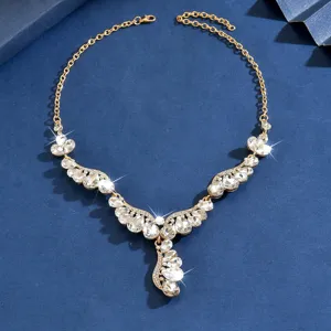 Luxe kristallen strass bruids halsketting met glanzende stenen en gouden ketting.