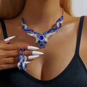 Elegante set di gioielli con collana e orecchini in strass blu per donne, feste ed eventi.
