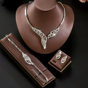 Set di gioielli collana orecchini foglia strass moda, vista dettagliata con cristalli scintillanti.