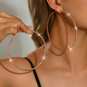 Stupendi orecchini a cerchio grandi con strass in oro rosa, perfetti per feste e festival.