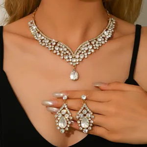 Luxury crystal rhinestone necklace earrings set for women, sparkling bridal party jewelry gift.