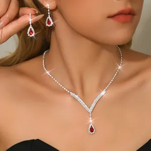 Set collana e orecchini a goccia in strass elegante per feste e gioielli da sposa.