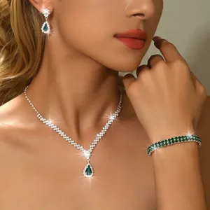 Elegante set di gioielli da sposa in cristallo collana orecchini bracciale per donne.