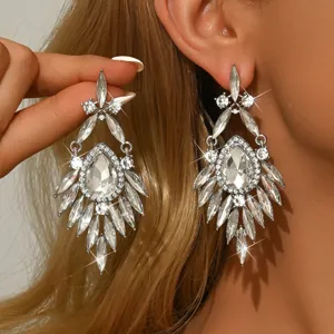 Lussuosi orecchini pendenti a lampadario in strass chiari, gioielli eleganti donna