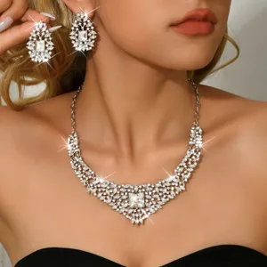 Luxurious rhinestone crystal necklace earrings set vintage bridal jewelry for women party wear.