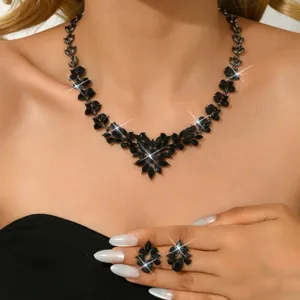 Set collana orecchini foglie strass nero gotico gioielli da festa eleganti e brillanti