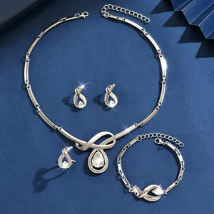 Set di gioielli in lega argentata da quattro pezzi con collana orecchini anello bracciale.