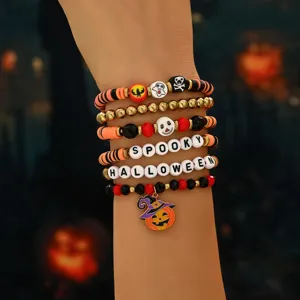 Βραχιόλι πολλαπλών στρώσεων Halloween με κρεμαστά κρανία φαντάσματα και γράμματα