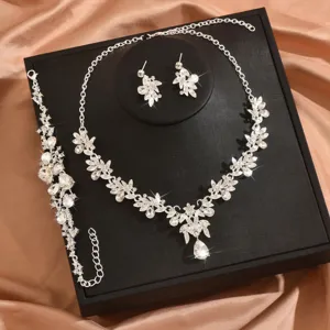 Set collana orecchini bracciale foglia strass argento per matrimonio sposa gioielli