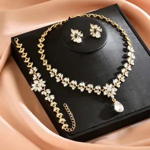 Elegante set di gioielli goccia foglia cristallo collana orecchini bracciale donna.
