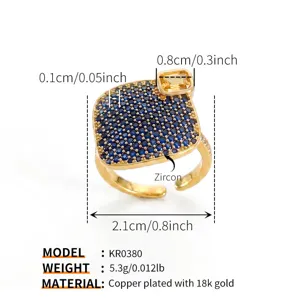 Anillo geométrico cuadrado de circonita cúbica elegante con baño de oro para mujer.