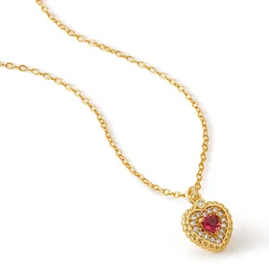 Exquise collier cœur en rubis plaqué or 18K avec zircon scintillant, chaîne délicate.