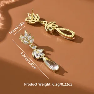 Orecchini pendenti a goccia in zircone foglia, elegante design dorato per le donne.