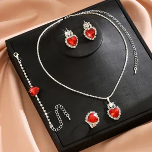 Set di gioielli con strass a cuore rosso collana orecchini bracciale anello.