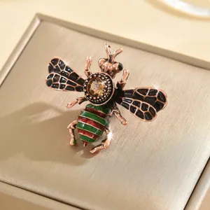 Squisita spilla ape in cristallo, elegante accessorio per abito da insetto strass per donna.