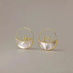 Dunhuang Stil Sichelmond Creolen Für Damen Legierung Weißmuschel Eingelegt Fliegende Göttin Kamel Glocke Neue Chinesische Vintage Schmuck