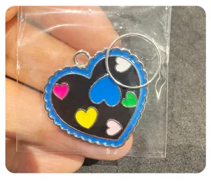 Adorable pendentif cœur pour chien en métal émaillé coloré accessoire collier animal