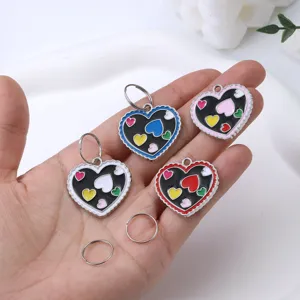 Pendentifs colorés en émail en forme de cœur pour animaux collier chiot accessoires