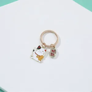 Lucky cat keychain, cute cartoon fortune cat key ring, metal car key holder pendant.