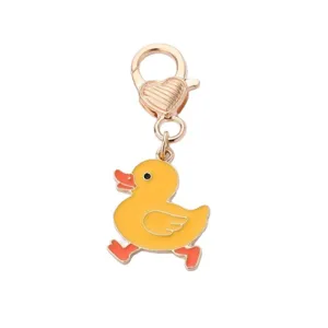 Cute cartoon yellow duck metal keychain bag charm cute animal pendant gift fashion accessory