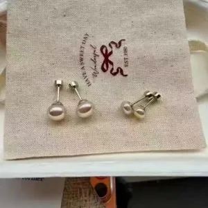 Elegante Perlen Ohrstecker für Damen, schicker Schmuck aus Kaffeegold Edelstahl für Alltag.