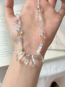 Handgefertigte Gletschertropfen Kristall Schlüsselbeinkette mit blauem Chalcedon und gelbem Quarz.