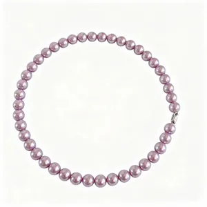 Elegante hellviolette Perlenkette mit klassischen runden Perlen und sicherem Metallverschluss.