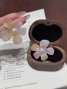 Koreanische schillernde Acryl Blumen Perle Ohrstecker vielseitiger Ohrschmuck Damen