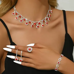 Elegante rode strass sieraden set ketting oorbellen armband ring voor bruiloft bruid