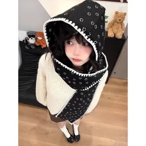 Écharpe à capuche en tricot motif smiley mignon pour femme, bonnet et tour de cou chaud.