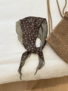Retro floral triangle scarf for women, lightweight spring summer headscarf and stylish neckerchief.