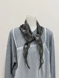 Vintage floral triangular scarf for women, lightweight spring summer neckerchief fashion accessory.