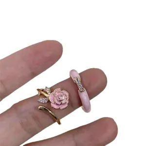Chic pink enamel flower ring set, fashionable cute gold open ring for women daily wear.