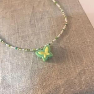 Candy color beaded butterfly necklace short chain sweet style sweet girl accessory green