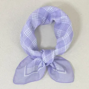 Koreaanse stijl paarse ruitjes kleine sjaal modieuze vierkante halsdoek stijlvol chic.