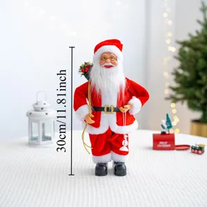 Vue détaillée d'une poupée de Père Noël debout de 30 cm avec sac à dos et costume rouge.