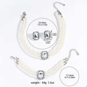 Vista dettagliata del set di collana bracciale e orecchini di perle con dimensioni.