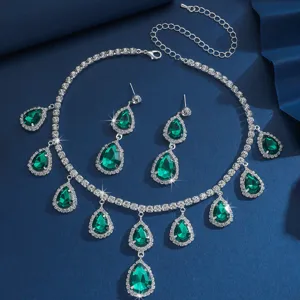 Elegante set collana e orecchini a goccia in strass di lusso per feste nuziali.