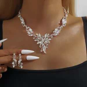 Juego de Joyas Geométricas de Lujo con Strass de Gota de Agua para Mujer Juego de Collar y Pendientes de Hoja de Aleación para Regalo de Boda Banquete Fiesta