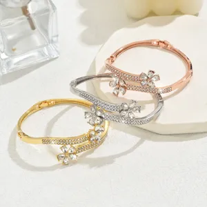 Elegant flower rhinestone metal bangle set, stylish multi-color fashion bracelet jewelry.