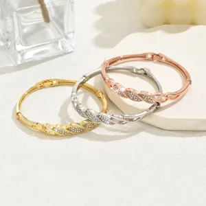 Squisito bracciale geometrico con strass, eleganti gioielli in metallo per donne.