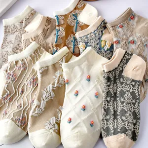 Women's Retro Literary Style Low Cut Boat Socks Breathable Cotton Blend Short Socks Floral Lace Casual Socks