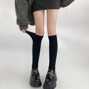 Vrouwen zwarte geribbelde sokken mode dagelijkse casual beenwarmers comfortabele kousen