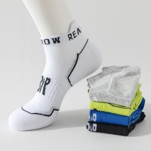 Men's breathable mesh low-cut socks with pull tab, comfortable summer athletic ankle socks.