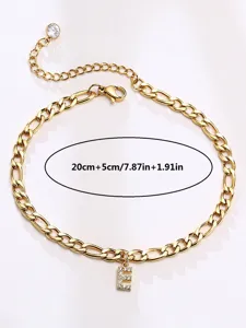 Cavigliera dorata con ciondolo lettera E e catena di estensione, elegante accessorio moda.