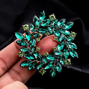 Moda Vintage Crystal Wreath Brooch Pin For Women Elegant Rhinestone Alloy Coat Cardigan Decor Jewelry Gift